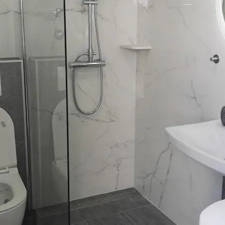 Appartamento Lug 2 New And Comfortable With Pool