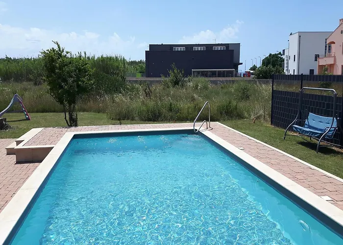 Lug 2, New And Comfortable With Pool 公寓 普利拉卡