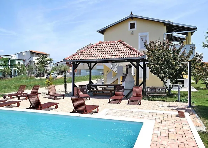 Lug 2, New And Comfortable With Pool Privlaka (Zadar)