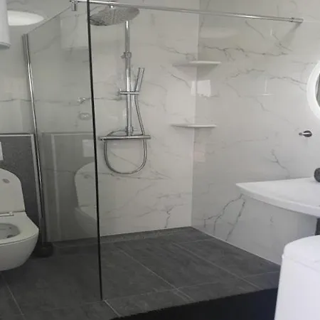 Appartamento Lug 2, New And Comfortable With Pool Privlaka (Zadar)