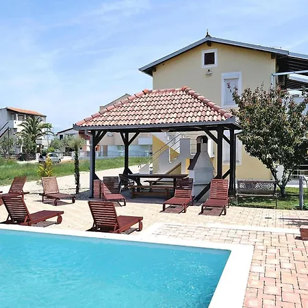 Lug 2, New And Comfortable With Pool Privlaka (Zadar)