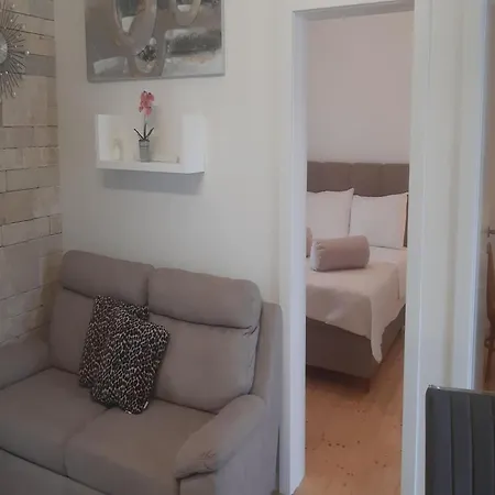 Lug 2, New And Comfortable With Pool Privlaka (Zadar)