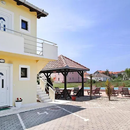 Lug 2, New And Comfortable With Pool * Privlaka (Zadar)