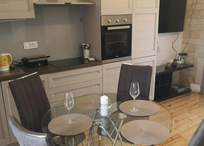 Lug 2, New And Comfortable With Pool Appartement