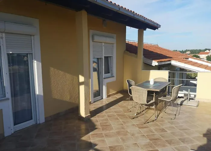 Lug 2, New And Comfortable With Pool Appartement *