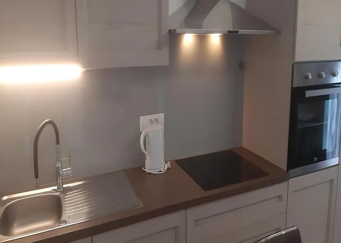 Lug 2, New And Comfortable With Pool Appartement *